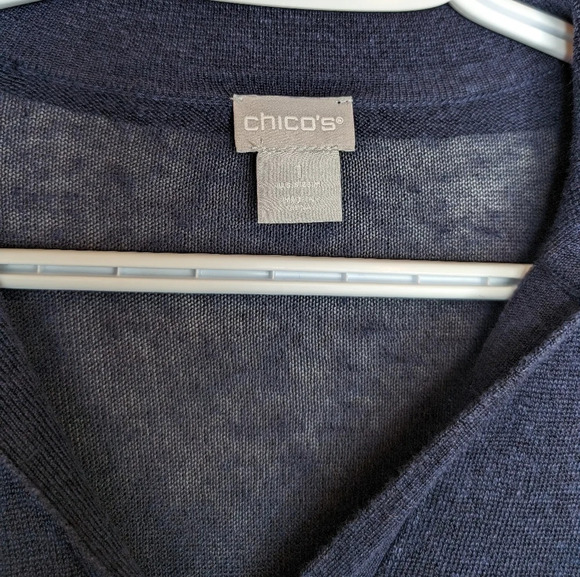 Chicos Navy  Blue Linen Blend V Neck Collared Thin Knit Top Woman Size 1 Medium - Picture 4 of 9